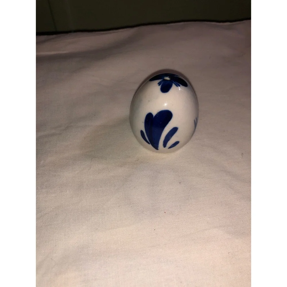 Delft Blue Ceramic Egg Salt and Pepper Shakers Windmill Floral Blue White 2in